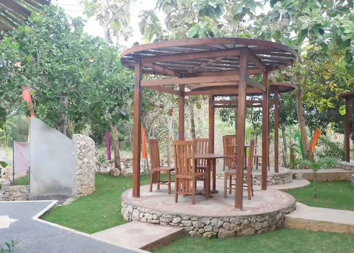 Ampel Lembongan Hostel *